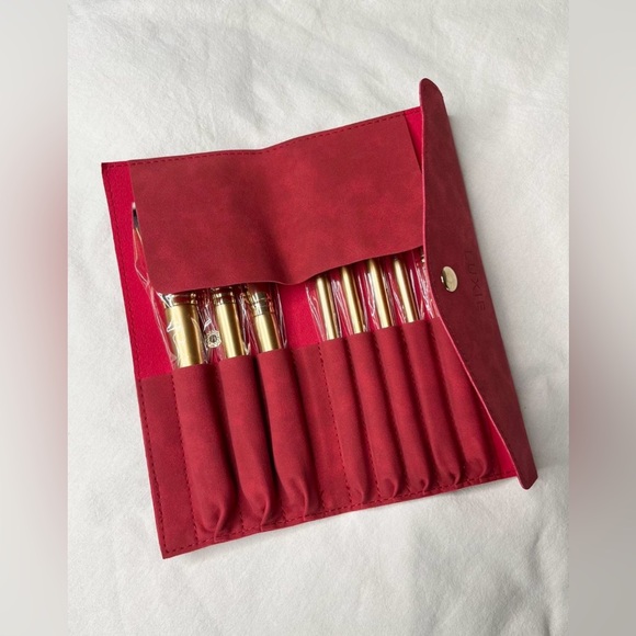 Luxie- 8 Gold Brush Set With red Brush Holder Case - Picture 4 of 9